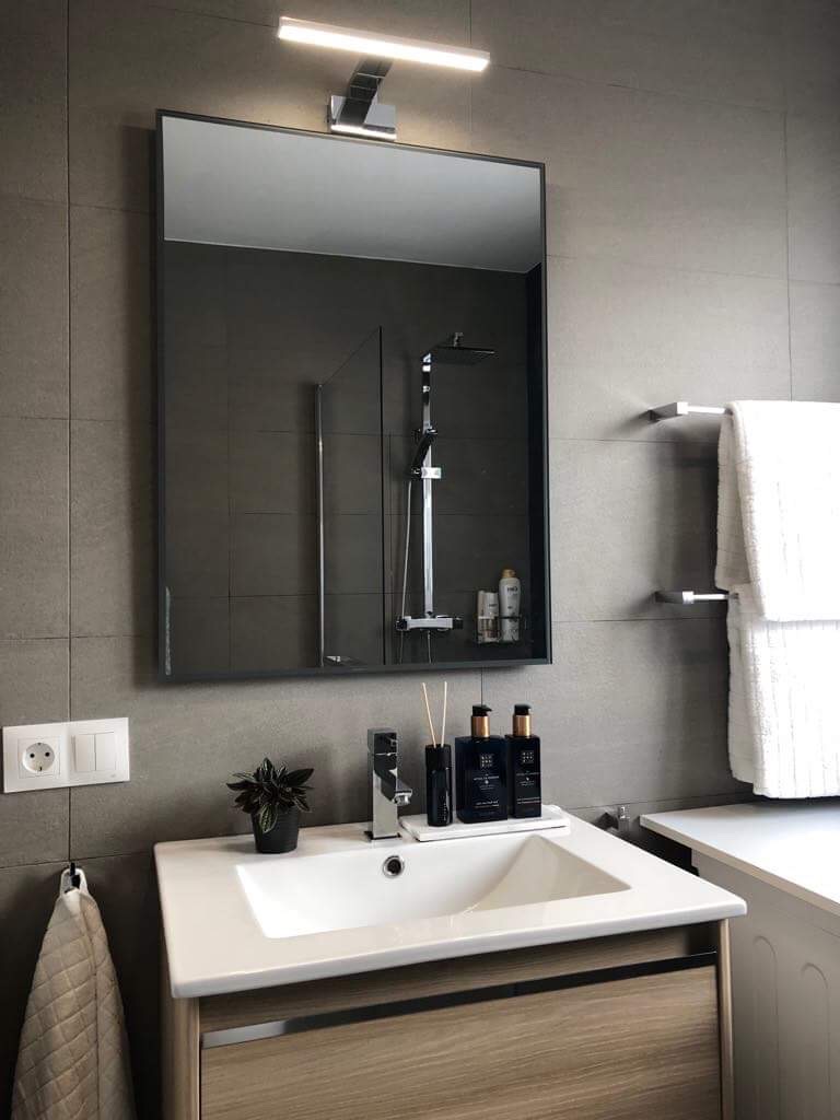 Luxury Penthouse Apartment in Estepona Casa de Gran Vista. Image shows renovated modern bathroom
