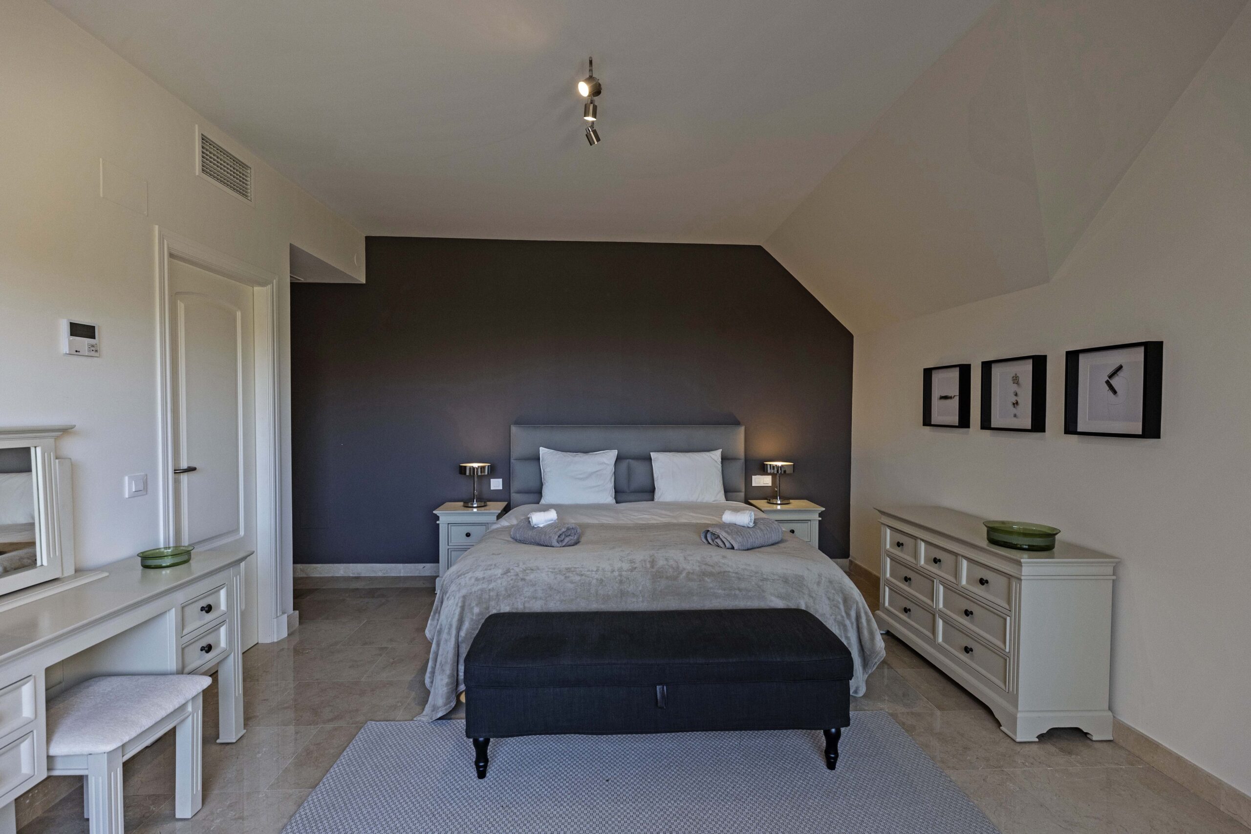 The Village Penthouse Duquesa - Bedroom