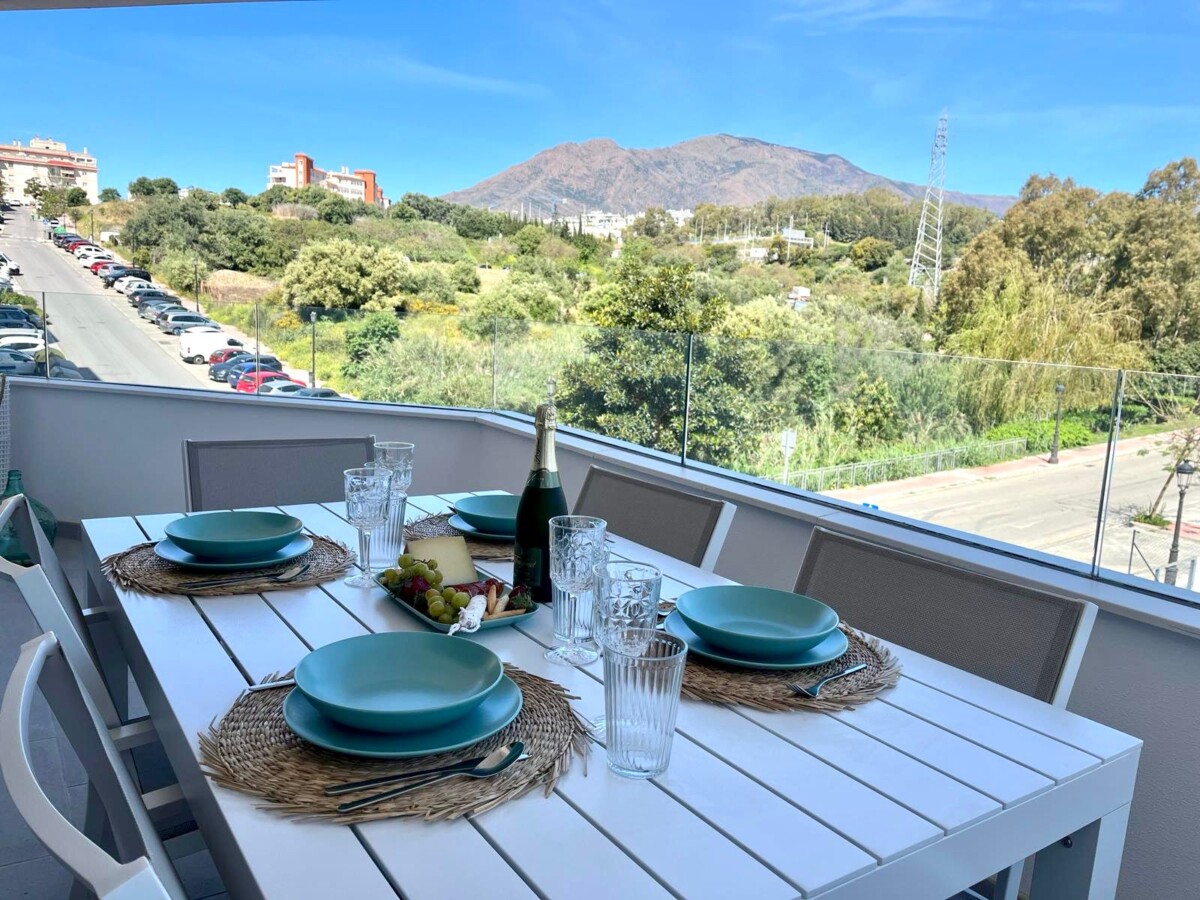 Casa Alegria - Terrace dining for 6pax