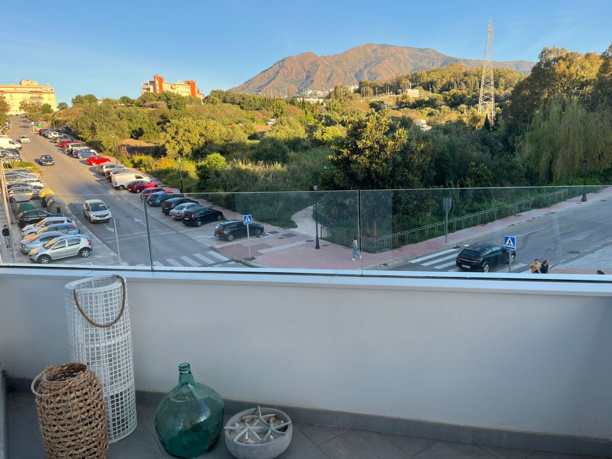 Casa Alegria - Terrace view to Sierra Bermeja mountain